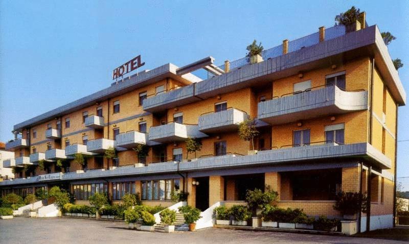 Hotel San Crispino Morrovalle Екстериор снимка