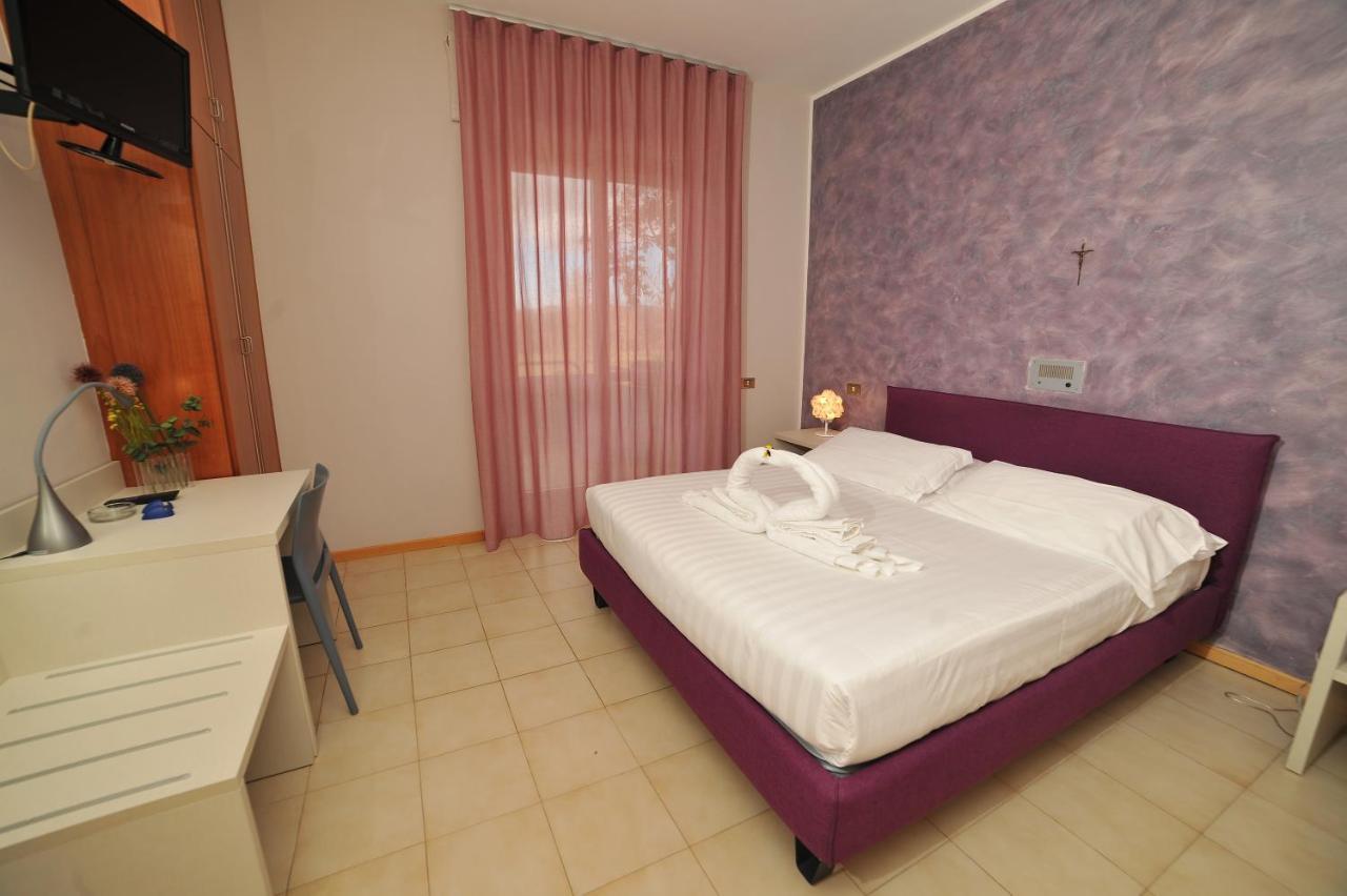 Hotel San Crispino Morrovalle Екстериор снимка