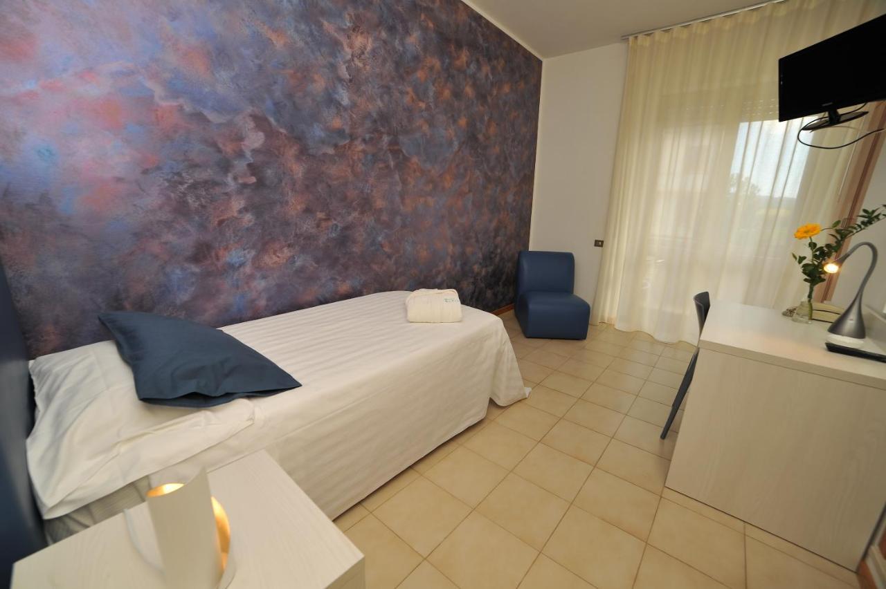 Hotel San Crispino Morrovalle Екстериор снимка