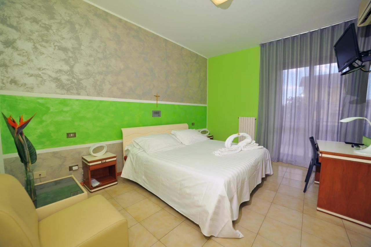 Hotel San Crispino Morrovalle Екстериор снимка