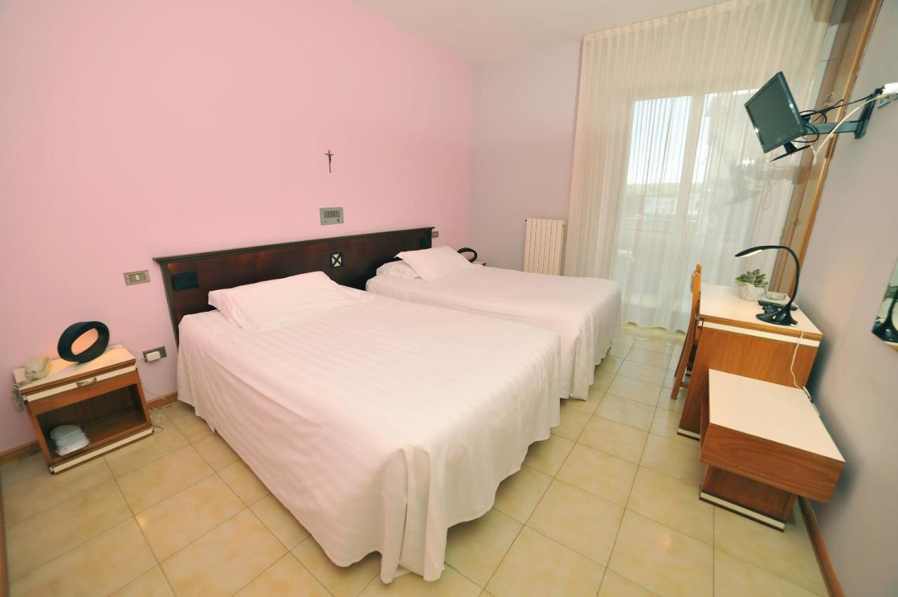 Hotel San Crispino Morrovalle Екстериор снимка