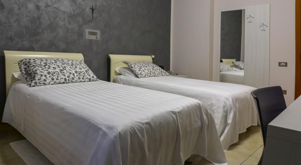 Hotel San Crispino Morrovalle Екстериор снимка